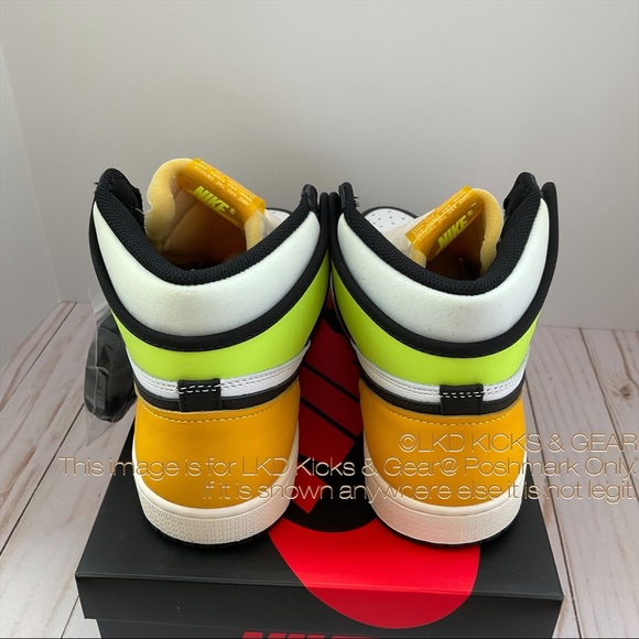 AIR JORDAN 1 OG HIGH MENS VOLT - Picture 4 of 6